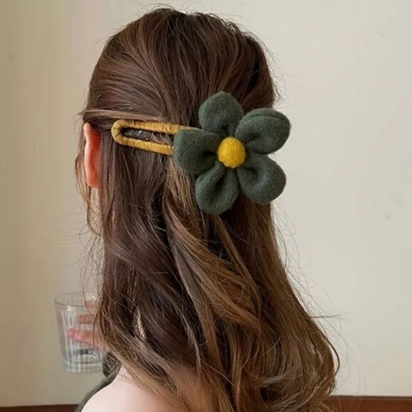 Green yellow flower clip Handmade large flower hair clip - Picture 1 of 4